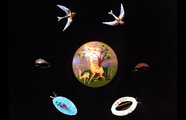 Assorted Vintage Jewelry